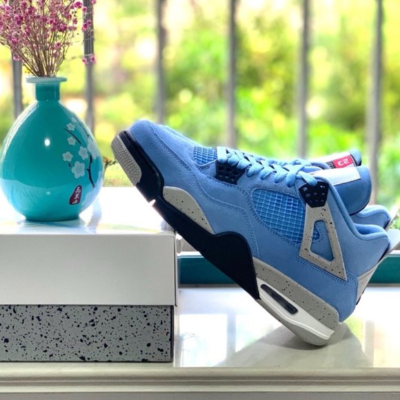 Air Jordan 4 Retro University Blue main image 6